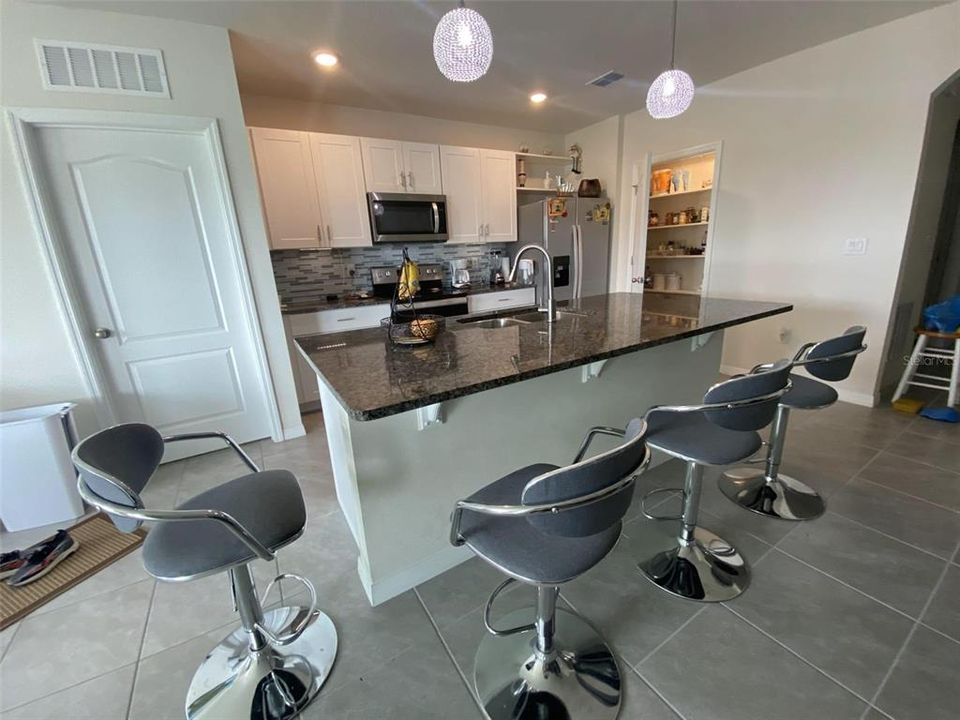 For Sale: $419,900 (3 beds, 2 baths, 1668 Square Feet)