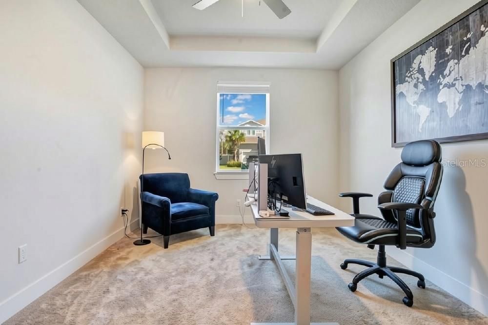 En Venta: $1,025,000 (5 camas, 4 baños, 4155 Pies cuadrados)