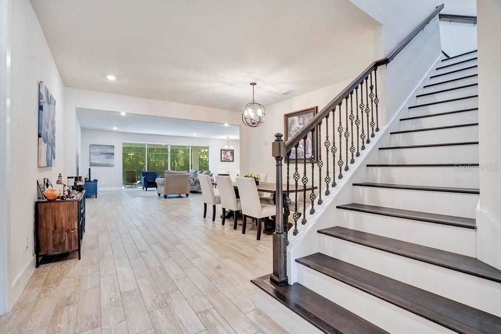 En Venta: $1,025,000 (5 camas, 4 baños, 4155 Pies cuadrados)