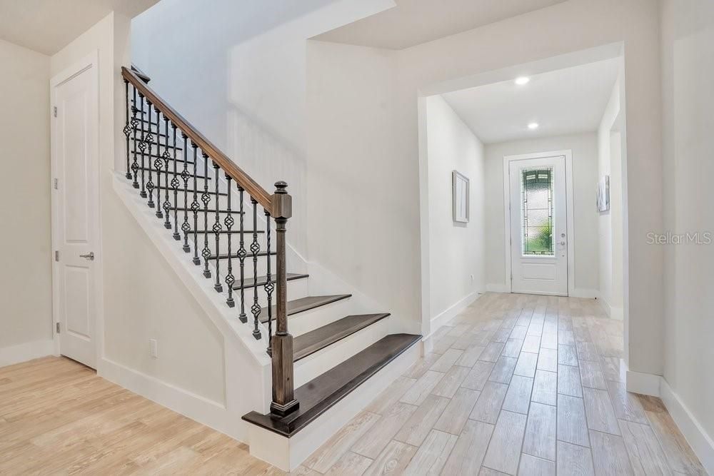 En Venta: $1,025,000 (5 camas, 4 baños, 4155 Pies cuadrados)