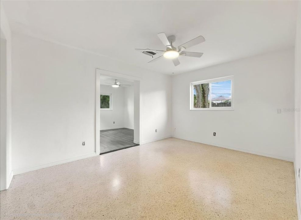 For Sale: $399,900 (2 beds, 2 baths, 1402 Square Feet)