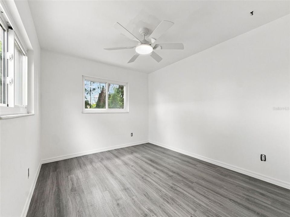 For Sale: $399,900 (2 beds, 2 baths, 1402 Square Feet)
