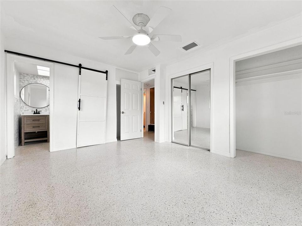 For Sale: $399,900 (2 beds, 2 baths, 1402 Square Feet)