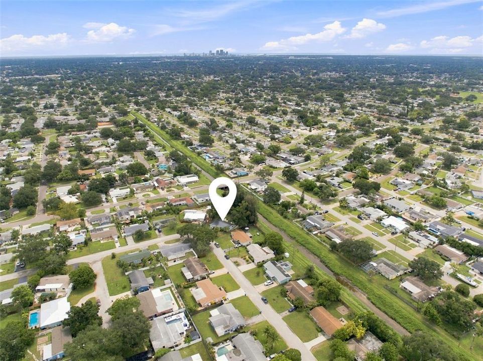 For Sale: $399,900 (2 beds, 2 baths, 1402 Square Feet)