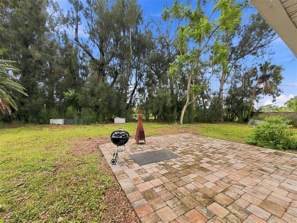 For Sale: $399,900 (2 beds, 2 baths, 1402 Square Feet)