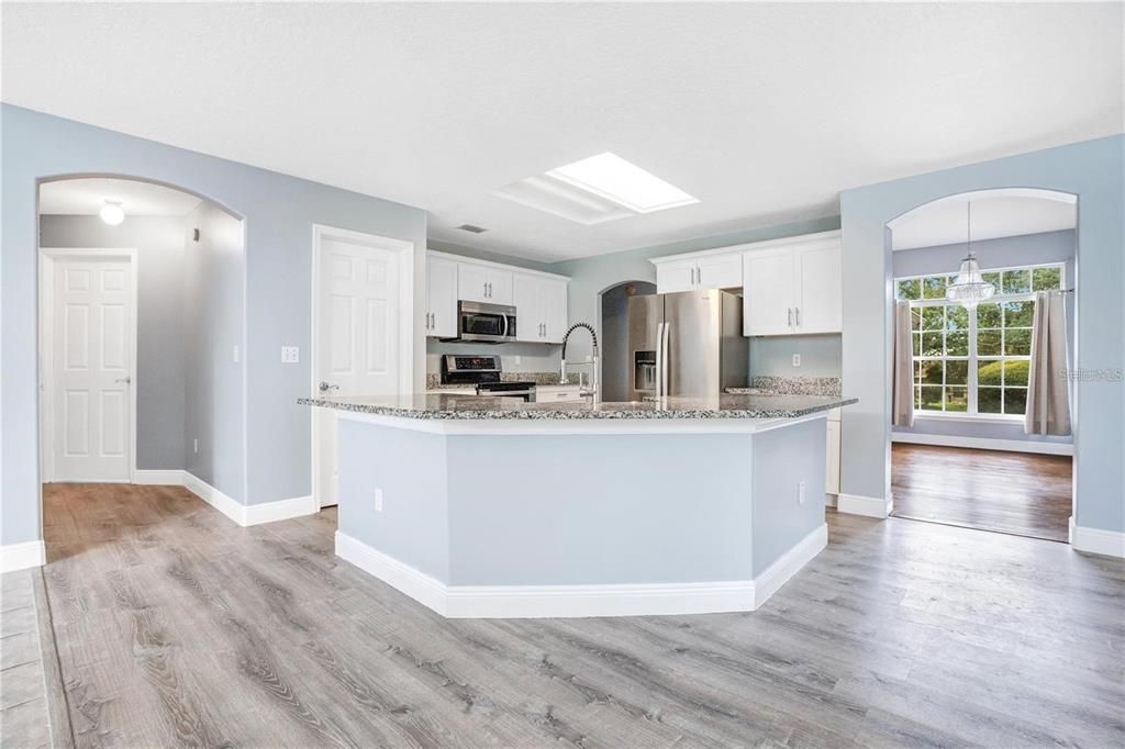 For Rent: $3,400 (4 beds, 3 baths, 2424 Square Feet)