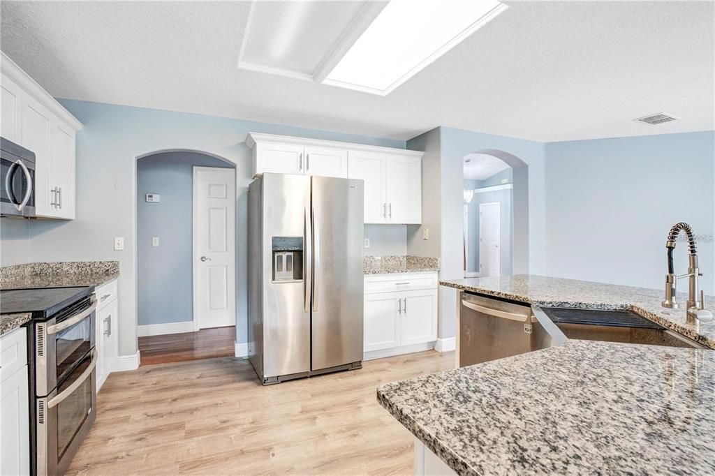 For Rent: $3,400 (4 beds, 3 baths, 2424 Square Feet)