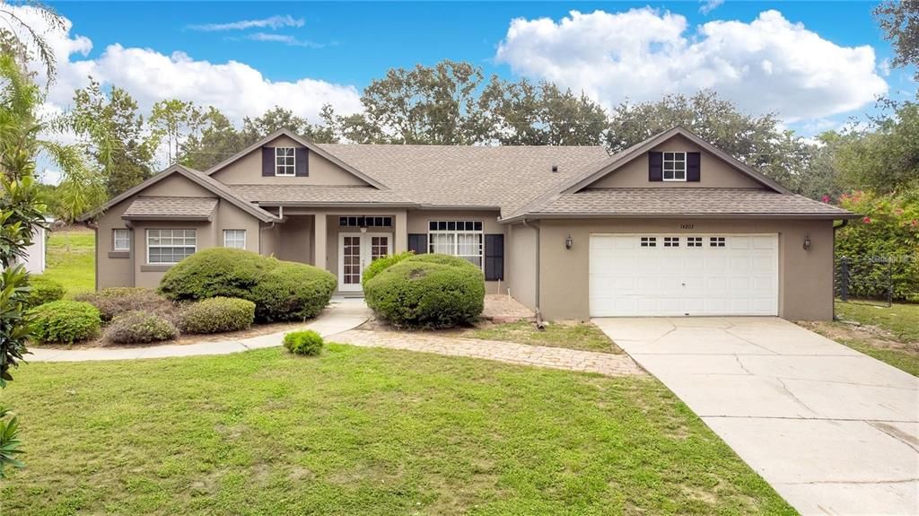 For Rent: $3,400 (4 beds, 3 baths, 2424 Square Feet)