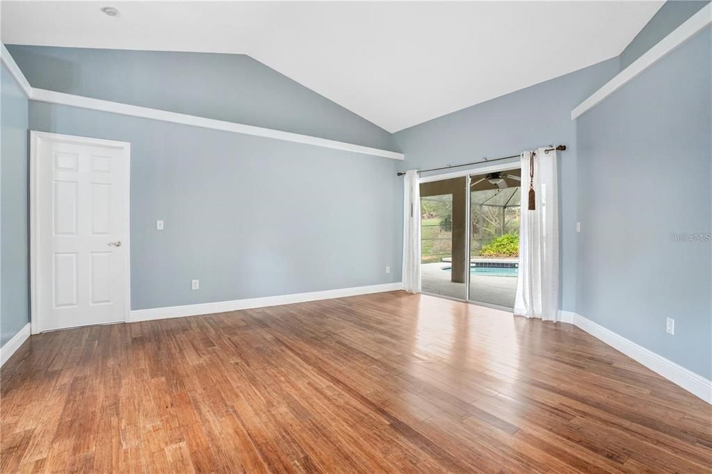 For Rent: $3,400 (4 beds, 3 baths, 2424 Square Feet)