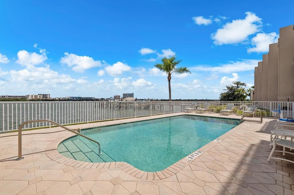 Active With Contract: $1,250,000 (3 beds, 3 baths, 2041 Square Feet)