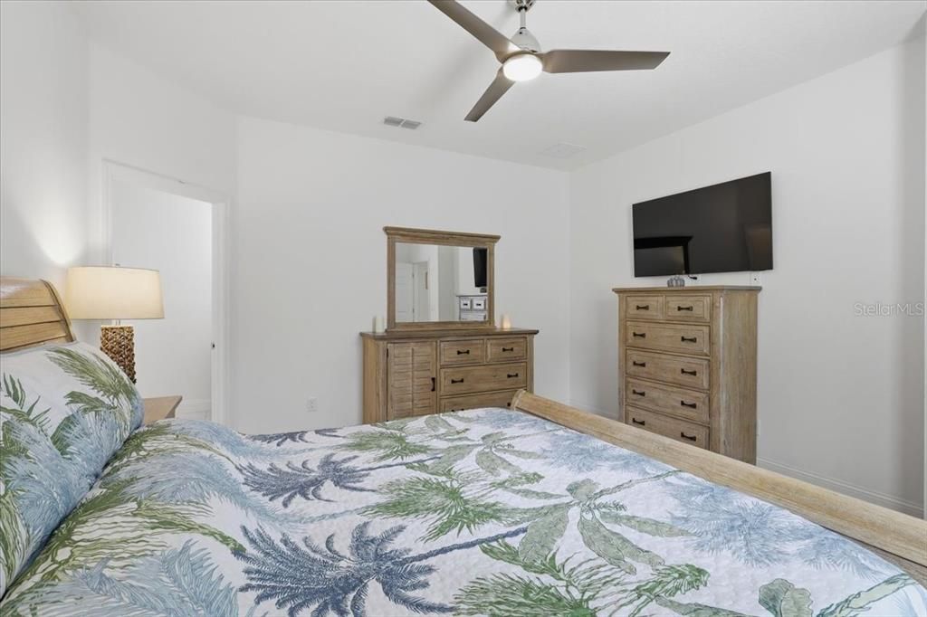 For Sale: $479,000 (3 beds, 2 baths, 2036 Square Feet)