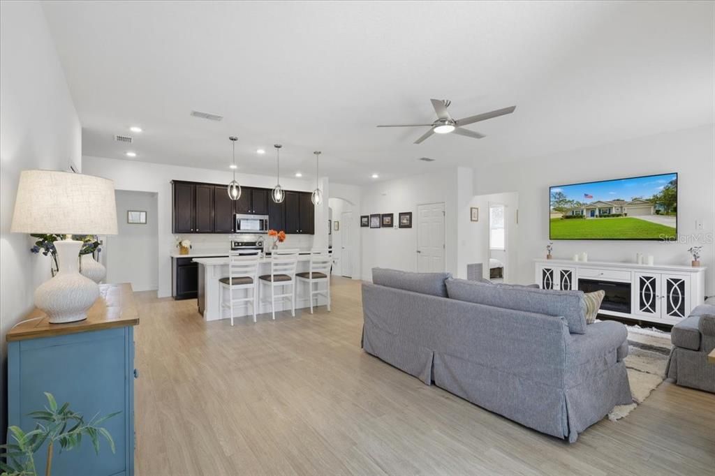 For Sale: $479,000 (3 beds, 2 baths, 2036 Square Feet)