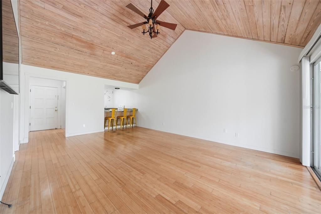 En Venta: $189,000 (2 camas, 2 baños, 974 Pies cuadrados)