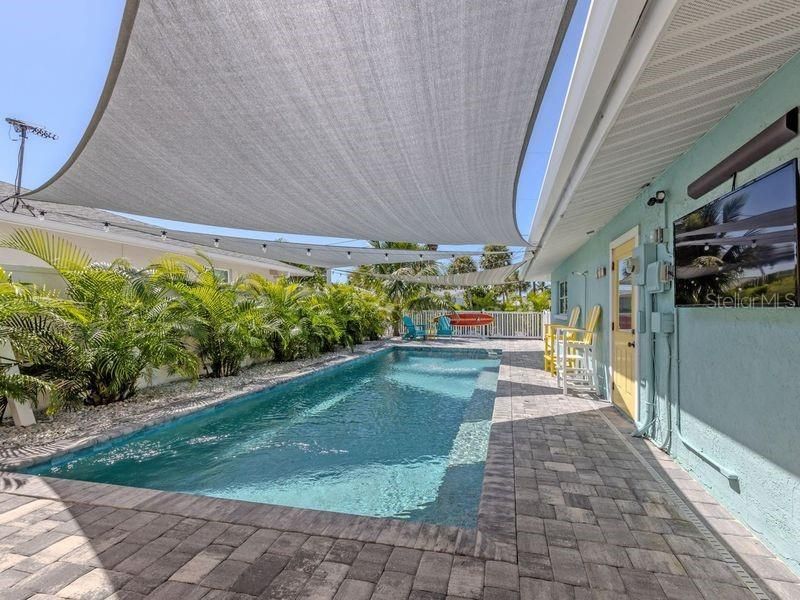 For Sale: $1,999,000 (4 beds, 2 baths, 2767 Square Feet)
