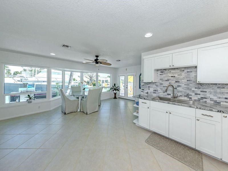 For Sale: $1,999,000 (4 beds, 2 baths, 2767 Square Feet)