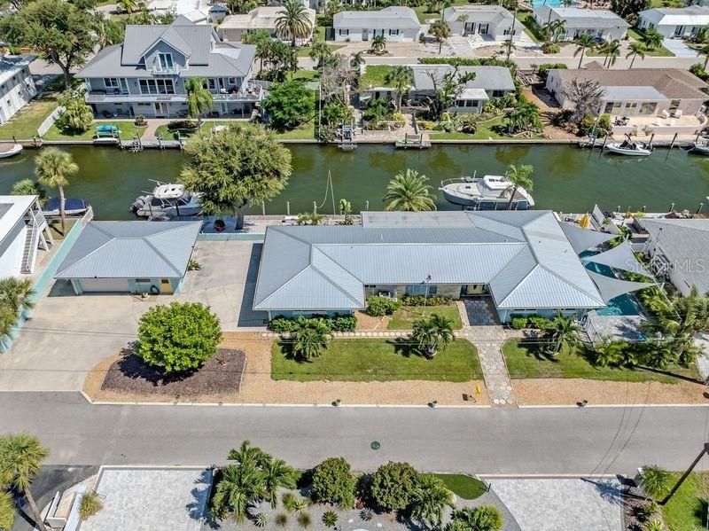 For Sale: $1,999,000 (4 beds, 2 baths, 2767 Square Feet)