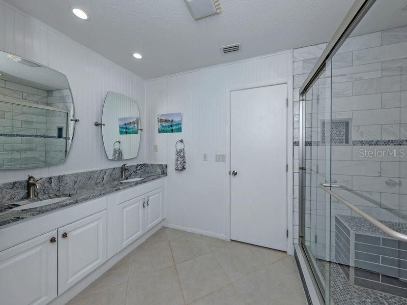 For Sale: $1,999,000 (4 beds, 2 baths, 2767 Square Feet)