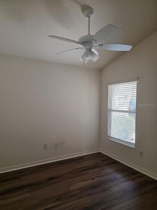 For Sale: $356,900 (3 beds, 2 baths, 1395 Square Feet)