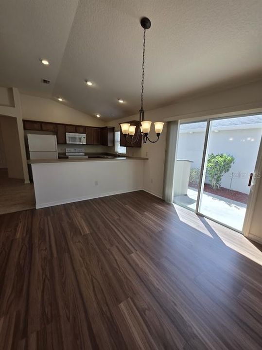 For Sale: $356,900 (3 beds, 2 baths, 1395 Square Feet)