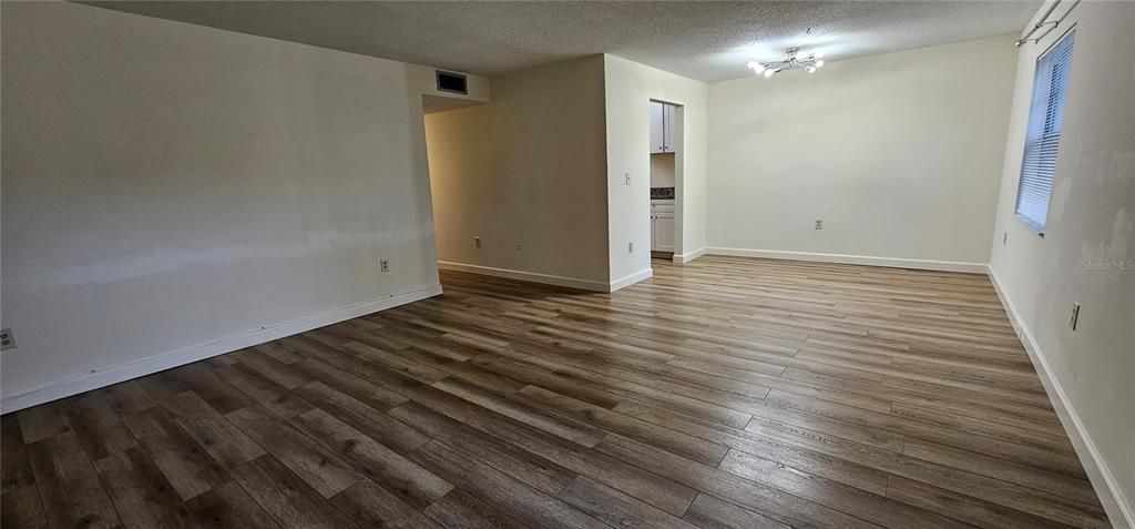 For Rent: $1,899 (2 beds, 1 baths, 931 Square Feet)