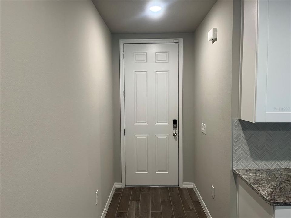 В аренду: $2,400 (3 спален, 2 ванн, 1570 Квадратных фут)