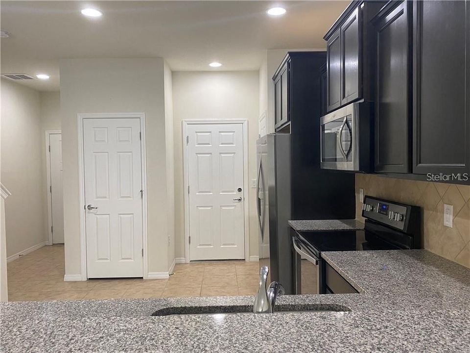 For Sale: $249,900 (2 beds, 2 baths, 1588 Square Feet)