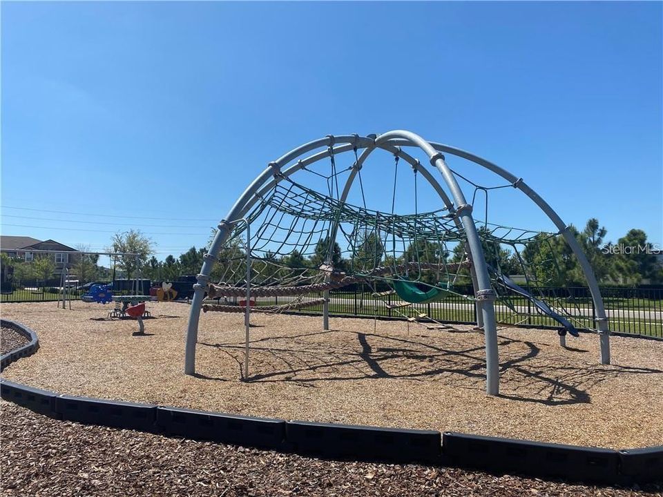 For Sale: $249,900 (2 beds, 2 baths, 1588 Square Feet)