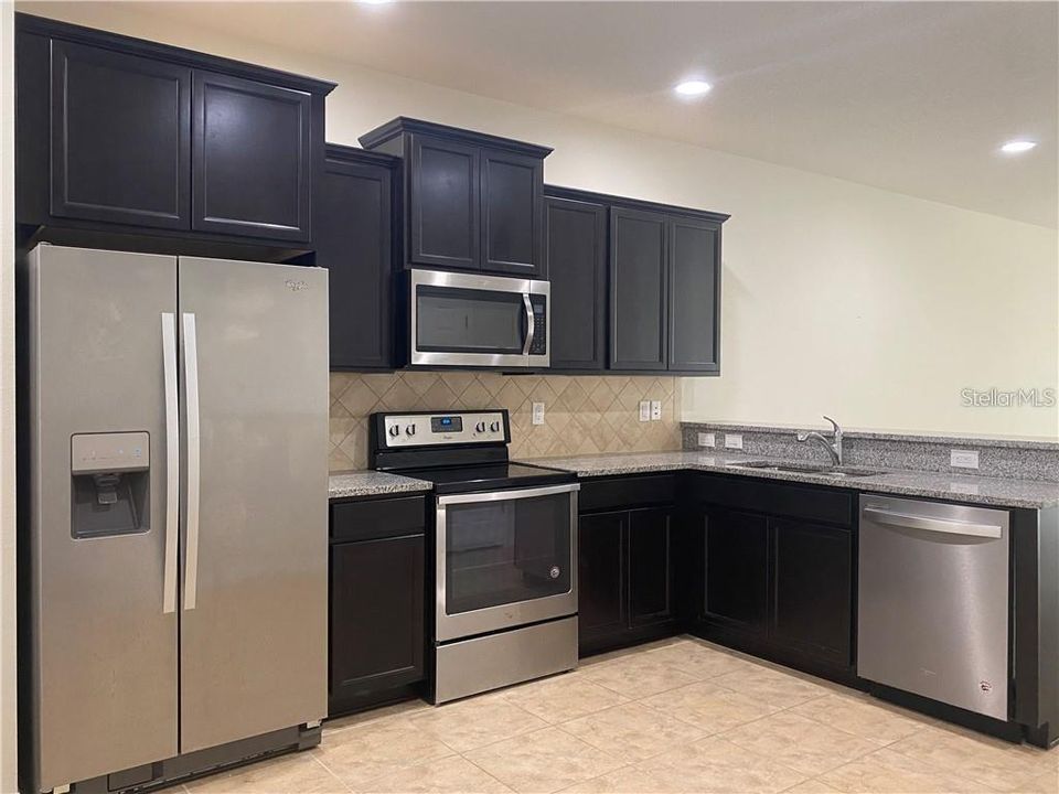 For Sale: $249,900 (2 beds, 2 baths, 1588 Square Feet)
