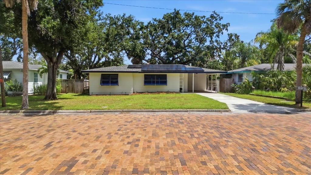 For Sale: $434,900 (3 beds, 1 baths, 1129 Square Feet)