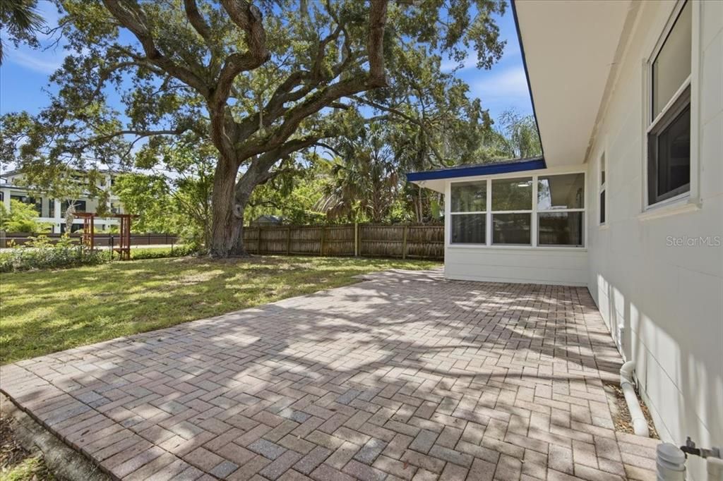 For Sale: $434,900 (3 beds, 1 baths, 1129 Square Feet)