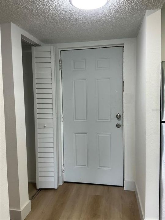 For Sale: $85,000 (1 beds, 1 baths, 700 Square Feet)