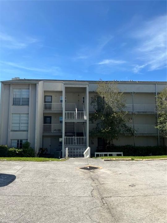 For Sale: $85,000 (1 beds, 1 baths, 700 Square Feet)