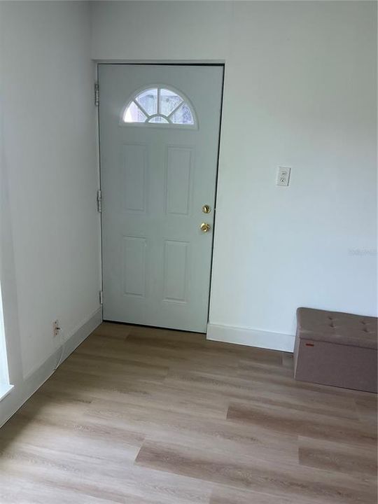 For Sale: $85,000 (1 beds, 1 baths, 700 Square Feet)