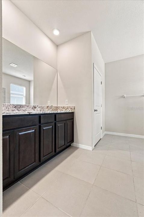 En Venta: $359,000 (4 camas, 2 baños, 2035 Pies cuadrados)