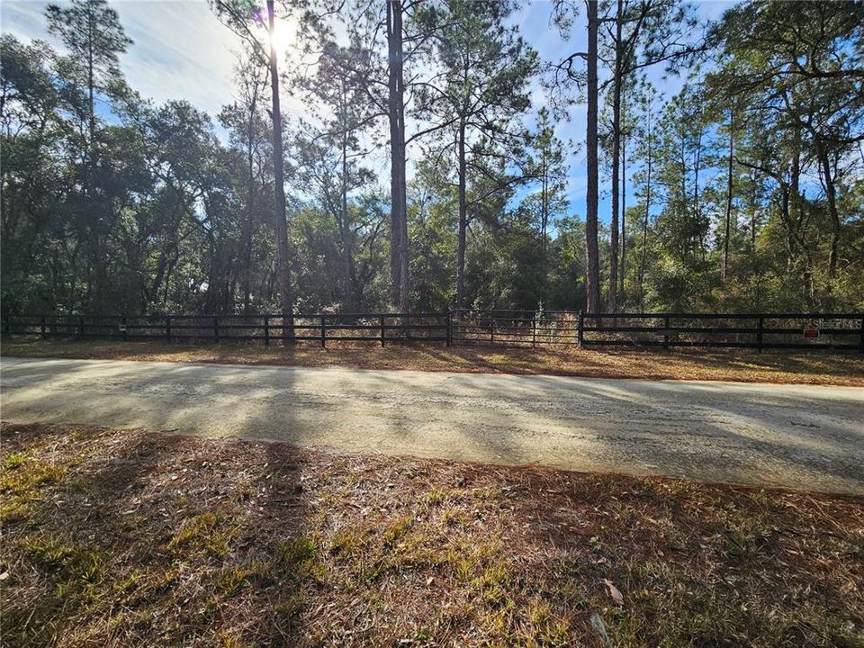 待售: $49,900 (1.16 acres)