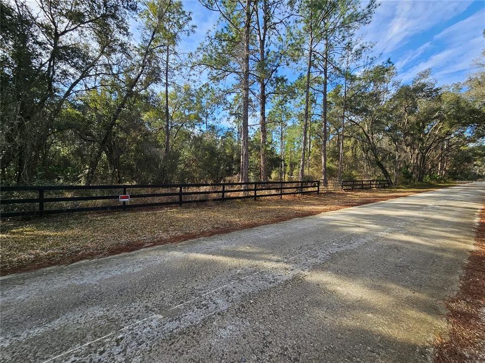 待售: $49,900 (1.16 acres)