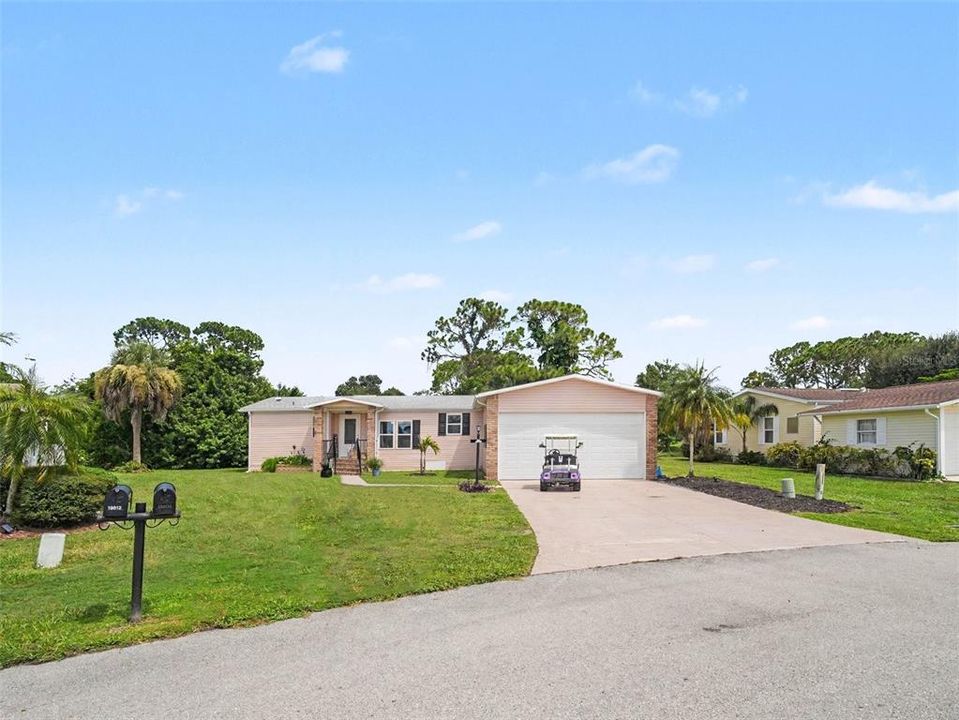 For Sale: $325,000 (2 beds, 2 baths, 1552 Square Feet)
