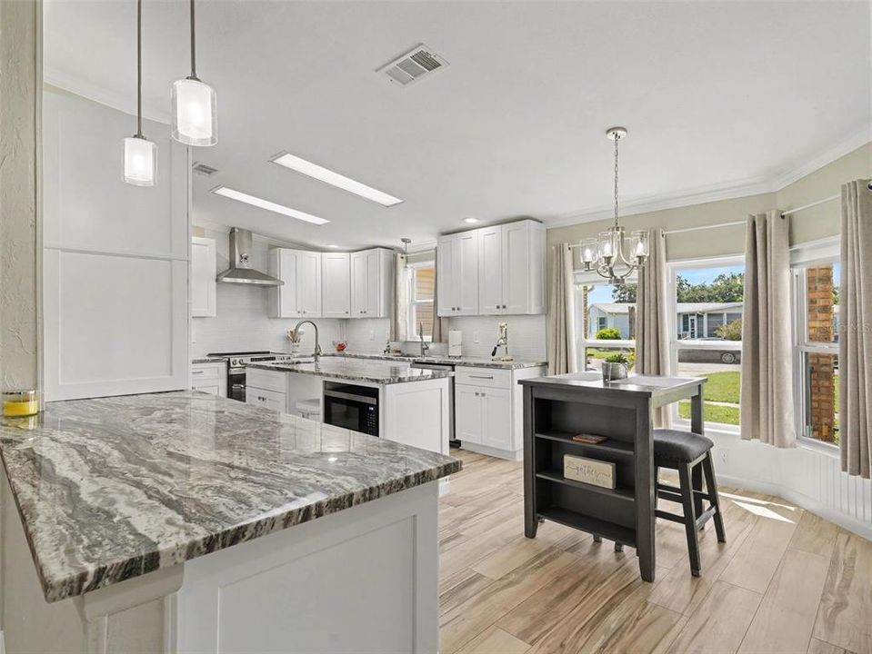 For Sale: $325,000 (2 beds, 2 baths, 1552 Square Feet)