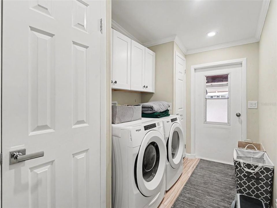 For Sale: $325,000 (2 beds, 2 baths, 1552 Square Feet)