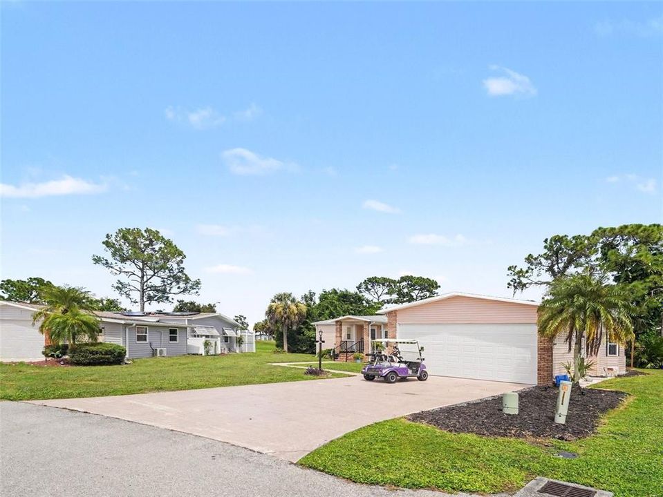 For Sale: $325,000 (2 beds, 2 baths, 1552 Square Feet)