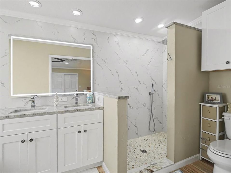 For Sale: $325,000 (2 beds, 2 baths, 1552 Square Feet)