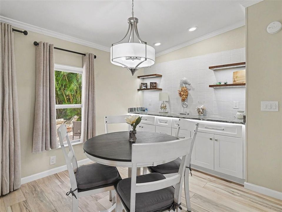 For Sale: $325,000 (2 beds, 2 baths, 1552 Square Feet)
