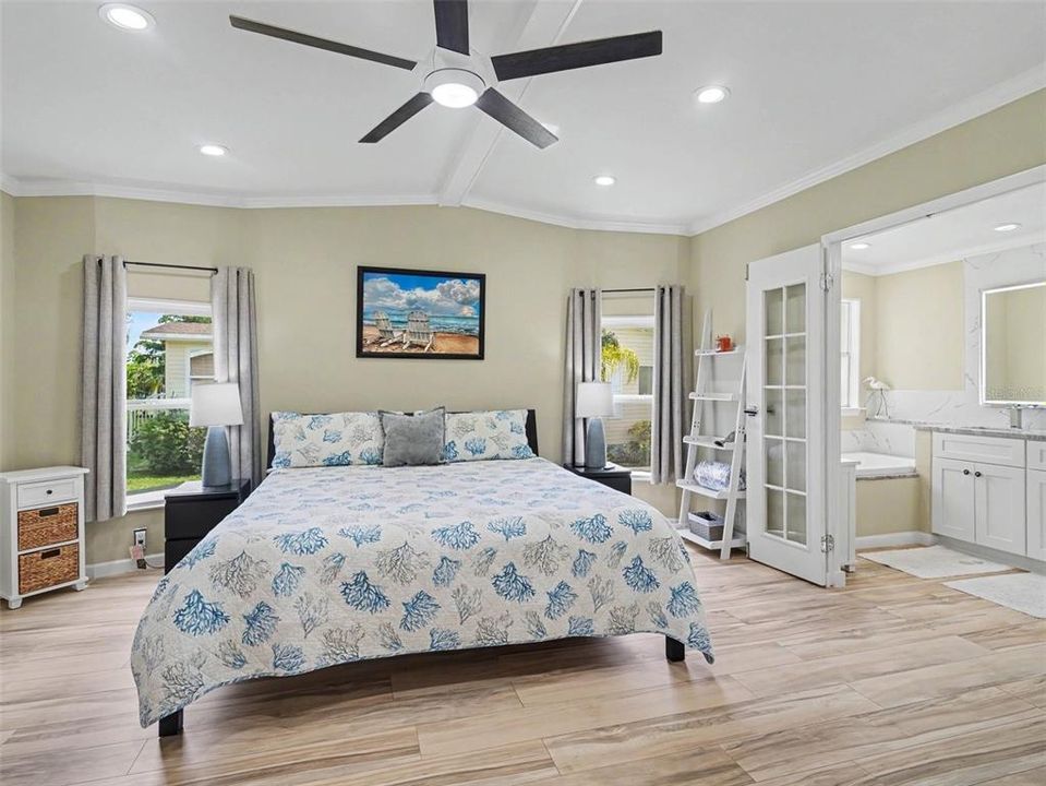 For Sale: $325,000 (2 beds, 2 baths, 1552 Square Feet)