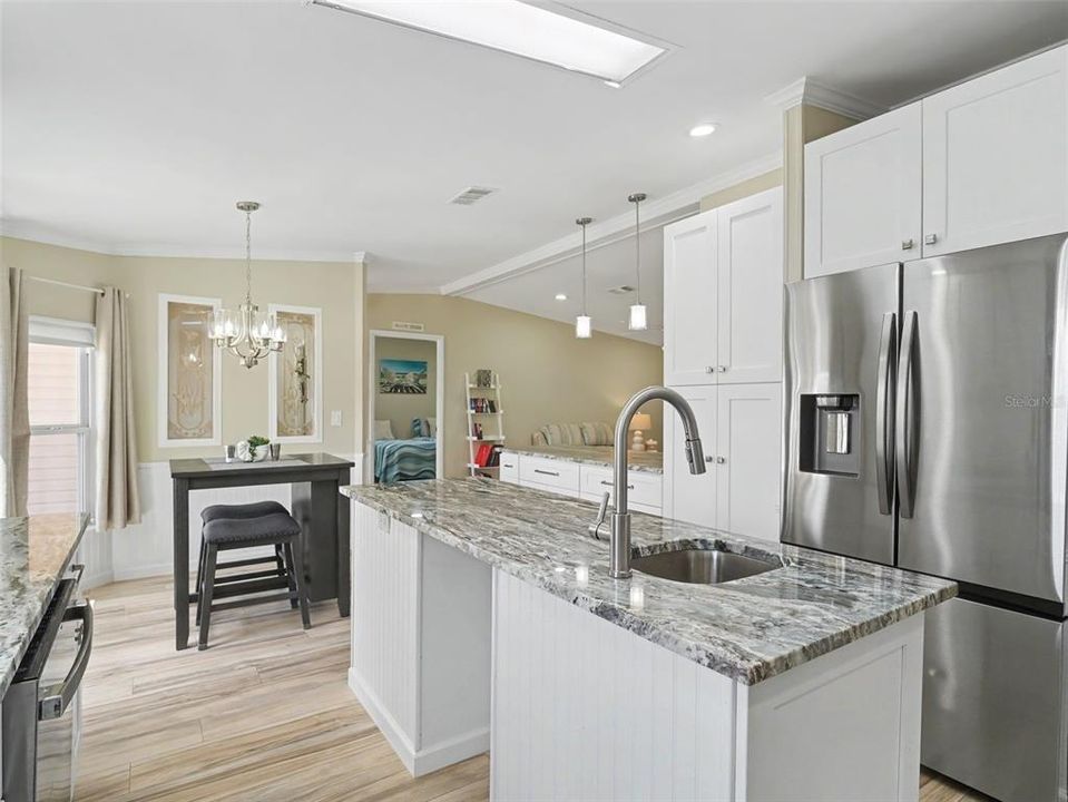 For Sale: $325,000 (2 beds, 2 baths, 1552 Square Feet)