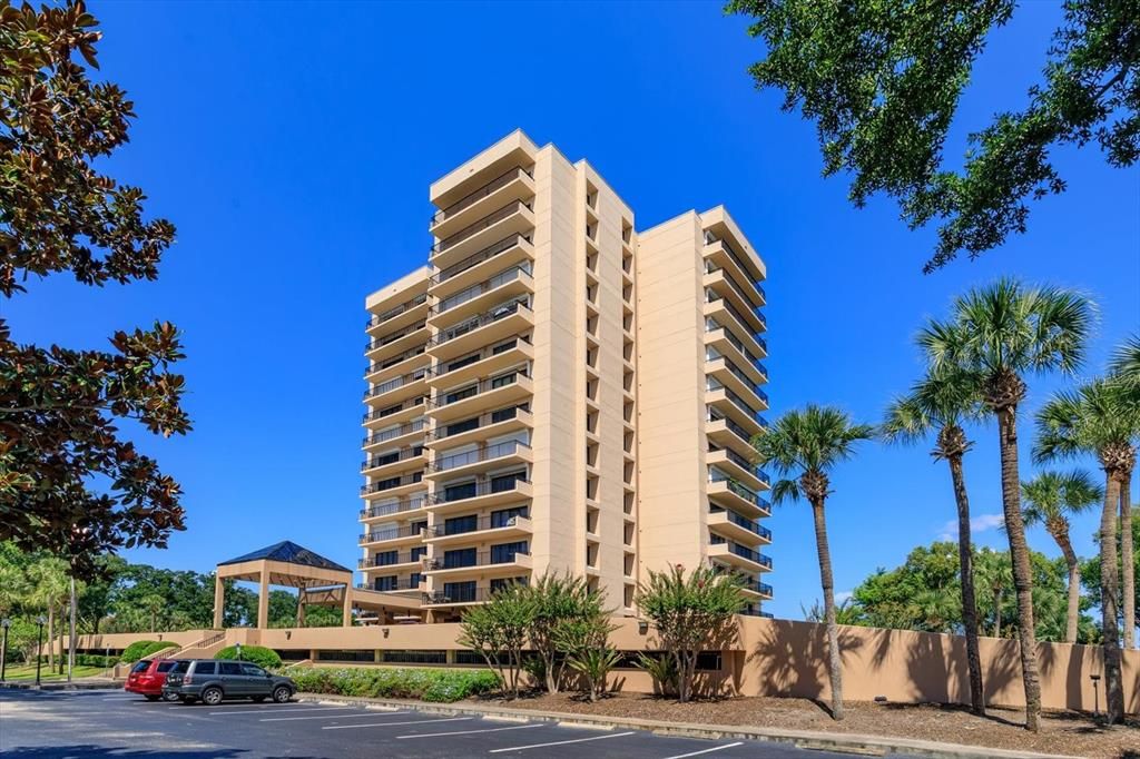 For Rent: $3,900 (2 beds, 2 baths, 1870 Square Feet)