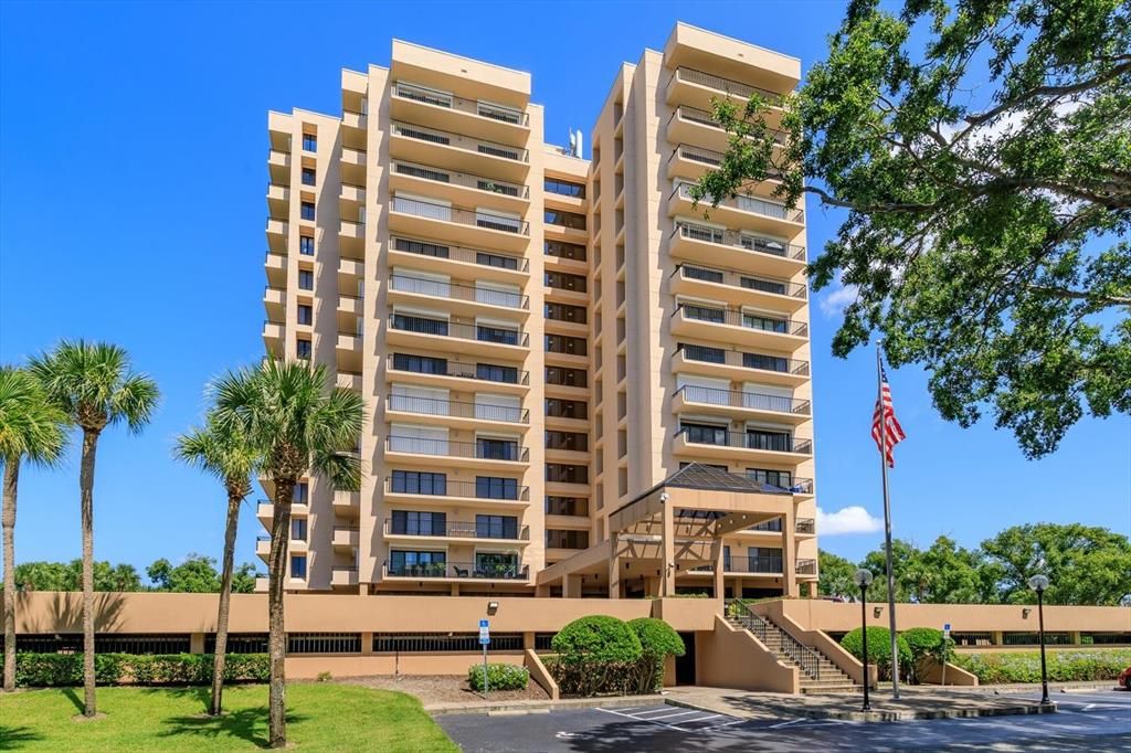 For Rent: $3,900 (2 beds, 2 baths, 1870 Square Feet)