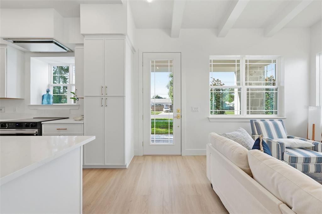En Venta: $619,000 (3 camas, 2 baños, 1458 Pies cuadrados)