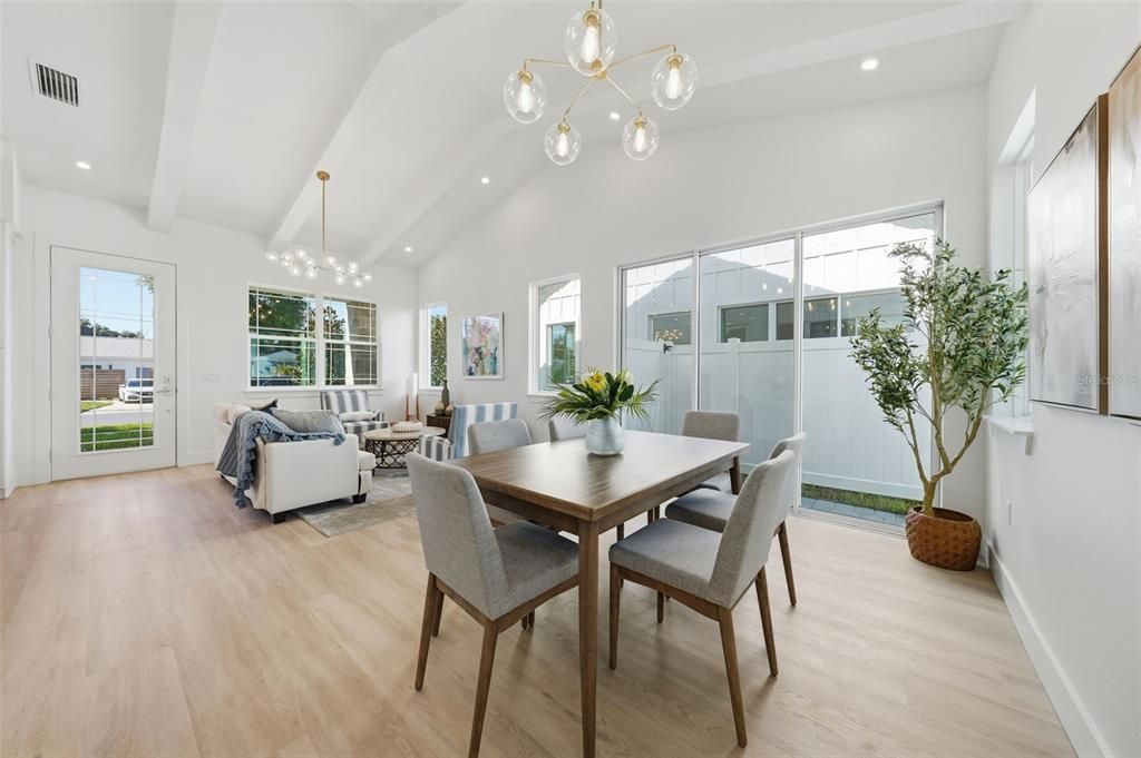 En Venta: $619,000 (3 camas, 2 baños, 1458 Pies cuadrados)