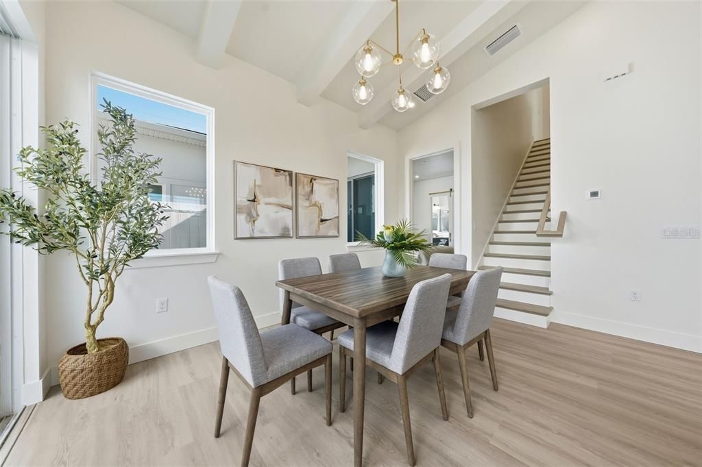 En Venta: $619,000 (3 camas, 2 baños, 1458 Pies cuadrados)