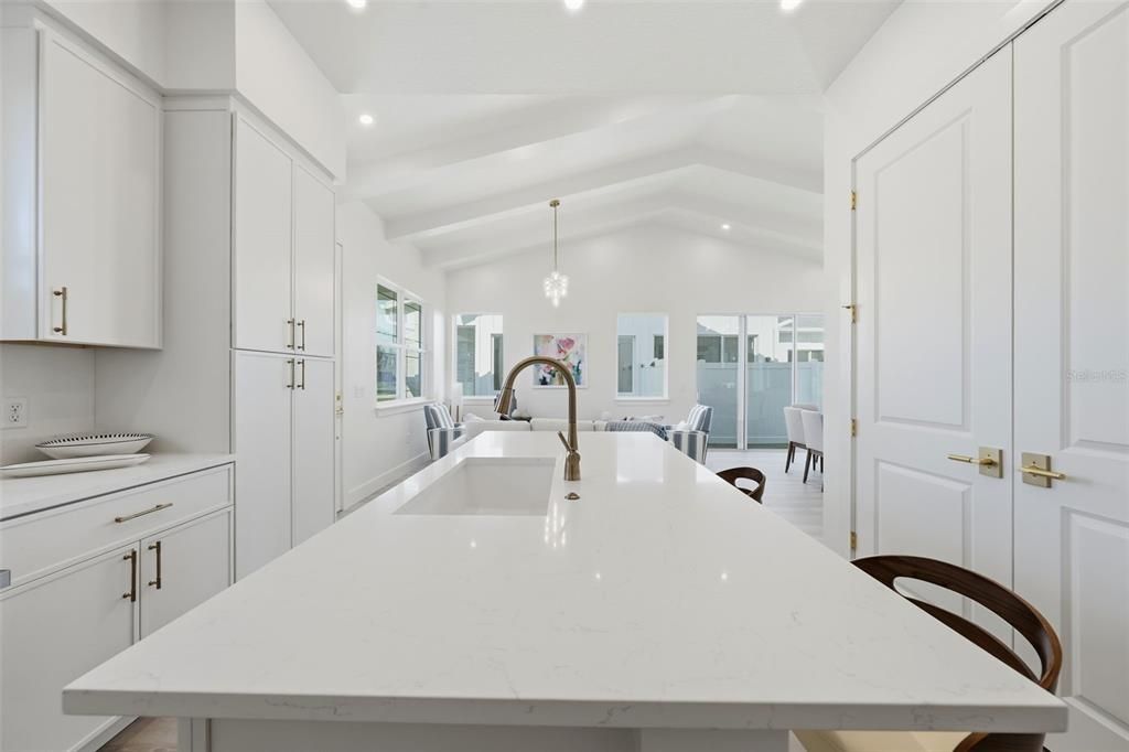 En Venta: $619,000 (3 camas, 2 baños, 1458 Pies cuadrados)